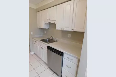30042 W 12 Mile Road #52, Farmington Hills, MI 48334 - Photo 7