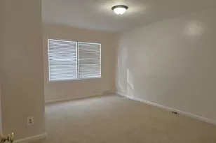 9924 Roseland St, Livonia, MI 48150 - Photo 11