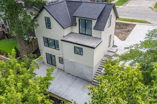 926 Lake Blvd, Saint Joseph, MI 49085 - Photo 1