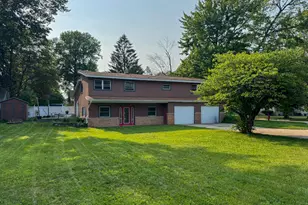 748 Green St, South Haven, MI 49090 - Photo 1
