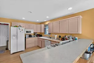 812 Derby Dr, Tecumseh, MI 49286 - Photo 9