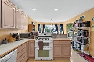 812 Derby Dr, Tecumseh, MI 49286 - Photo 11