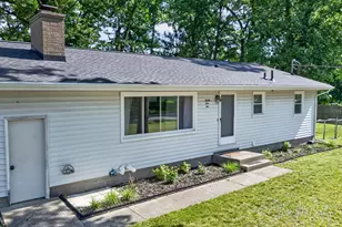 2410 Marcoux Ave, Muskegon, MI 49442 - Photo 5