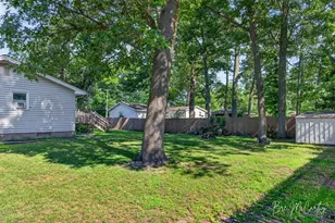 2410 Marcoux Ave, Muskegon, MI 49442 - Photo 45