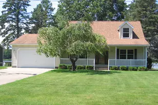1529 N Betty Ave, Ludington, MI 49431 - Photo 1