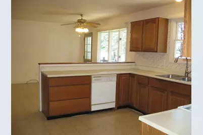 1529 N Betty Avenue, Ludington, MI 49431 - Photo 7