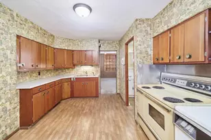 163 Van Buren St, Manistee, MI 49660 - Photo 13