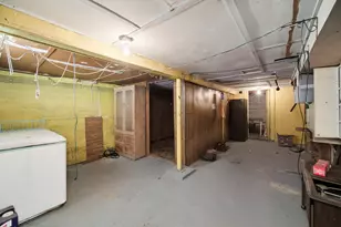 163 Van Buren St, Manistee, MI 49660 - Photo 23