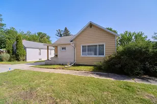 163 Van Buren St, Manistee, MI 49660 - Photo 23