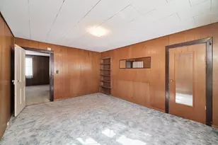 163 Van Buren St, Manistee, MI 49660 - Photo 17