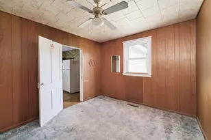 163 Van Buren St, Manistee, MI 49660 - Photo 19