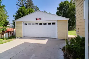 163 Van Buren St, Manistee, MI 49660 - Photo 3