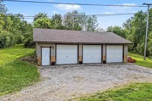 2736 S Wagner Rd, Ann Arbor, MI 48103 - Photo 9