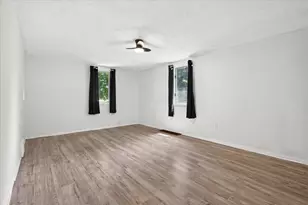 1032 Brookfield Dr, Saint Joseph, MI 49085 - Photo 7
