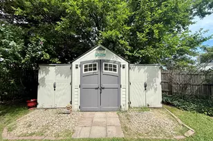24 W Ash St, Three Oaks, MI 49128 - Photo 41