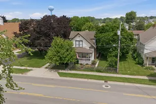 24 W Ash St, Three Oaks, MI 49128 - Photo 3
