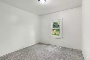 310 Locust St, Marshall, MI 49068 - Photo 13