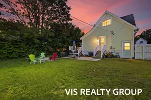 627 Fulton Ave, Grand Haven, MI 49417 - Photo 3