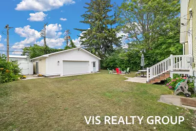 627 Fulton Avenue, Grand Haven, MI 49417 - Photo 9