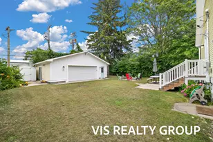627 Fulton Ave, Grand Haven, MI 49417 - Photo 9