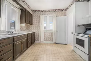 928 Phoenix St, South Haven, MI 49090 - Photo 3