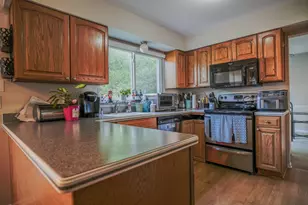 2411 Weathervane Rd, West Bloomfield, MI 48324 - Photo 5