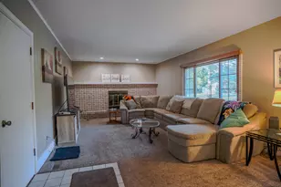 2411 Weathervane Rd, West Bloomfield, MI 48324 - Photo 7