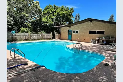 6530 Paw Paw Avenue, Coloma, MI 49038 - Photo 9