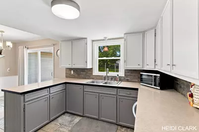 16105 Gary Avenue, Grand Haven, MI 49417 - Photo 11