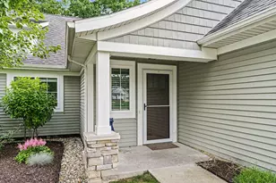 3362 Stormy Creek Dr SE, Kentwood, MI 49512 - Photo 3