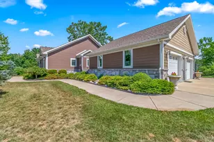 2554 W Mosherville Rd, Jonesville, MI 49250 - Photo 23