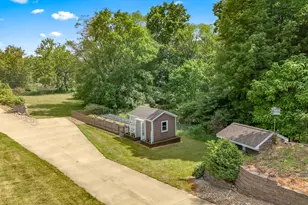 2554 W Mosherville Rd, Jonesville, MI 49250 - Photo 65
