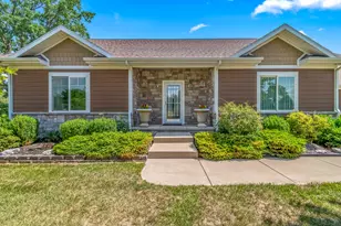 2554 W Mosherville Rd, Jonesville, MI 49250 - Photo 13
