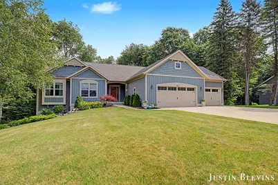 5515 Hagenvale Court NE, Rockford, MI 49341 - Photo 3