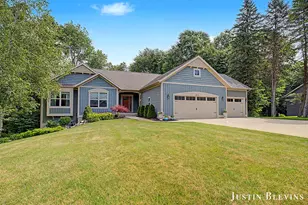 5515 Hagenvale Ct NE, Rockford, MI 49341 - Photo 3