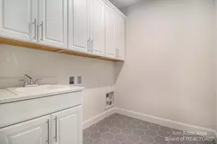 3343 Roseford Blvd, Ann Arbor, MI 48105 - Photo 33