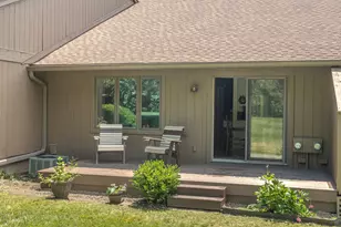 587 Park Pl, Saline, MI 48176 - Photo 3