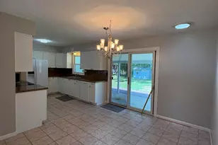 377 W Jefferson St, Newaygo, MI 49337 - Photo 5