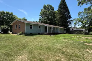 377 W Jefferson St, Newaygo, MI 49337 - Photo 13