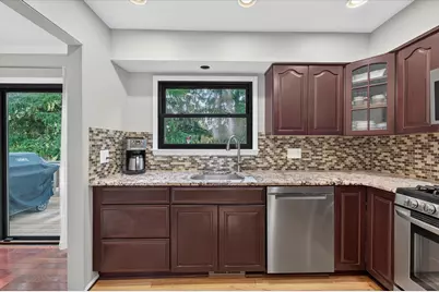 2122 Spruceway Lane, Ann Arbor, MI 48103 - Photo 9