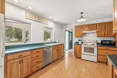 730 Grandmarais Avenue, Portage, MI 49024 - Photo 15