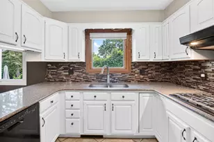 521 Garrison Rd, Battle Creek, MI 49017 - Photo 11