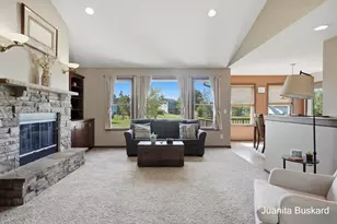 298 Creekside Dr, Coopersville, MI 49404 - Photo 7