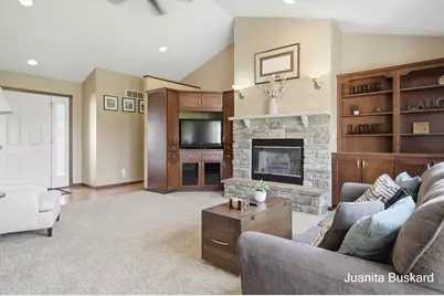 298 Creekside Drive, Coopersville, MI 49404 - Photo 5