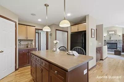 298 Creekside Drive, Coopersville, MI 49404 - Photo 19