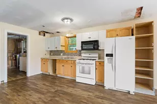 10080 Homestead Rd, Beulah, MI 49617 - Photo 11