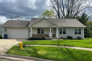 113 Beacon Ridge Dr, Battle Creek, MI 49017 - Photo 1