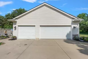6473 Pine Point Ct, Coopersville, MI 49404 - Photo 45