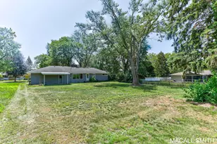 339 Wildwood Dr, Holland, MI 49423 - Photo 33