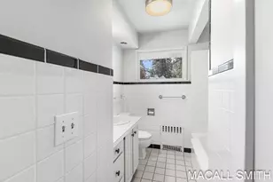 339 Wildwood Dr, Holland, MI 49423 - Photo 15